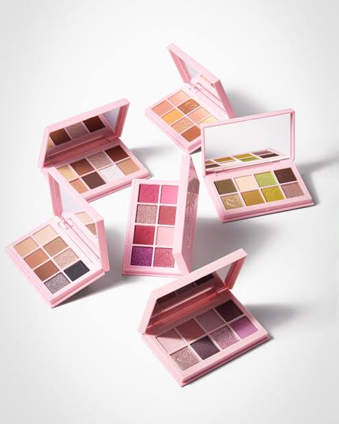 Load image into Gallery viewer, Eyes-Beauty Creations DUET Mini Snap Shadow Palette Complete Display Acrylic ($4.25 each, 36pc display + 6 free tester)
